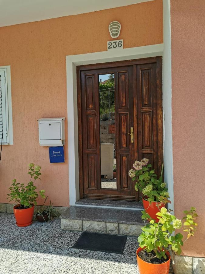 Apartment Martina Banjol Exterior foto