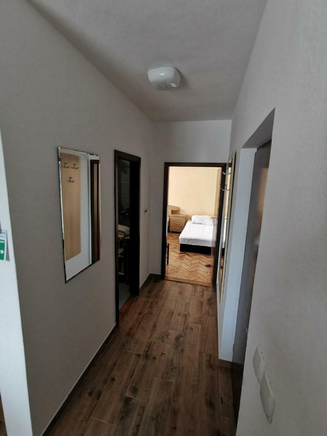 Apartment Martina Banjol Exterior foto