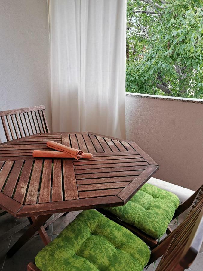Apartment Martina Banjol Exterior foto