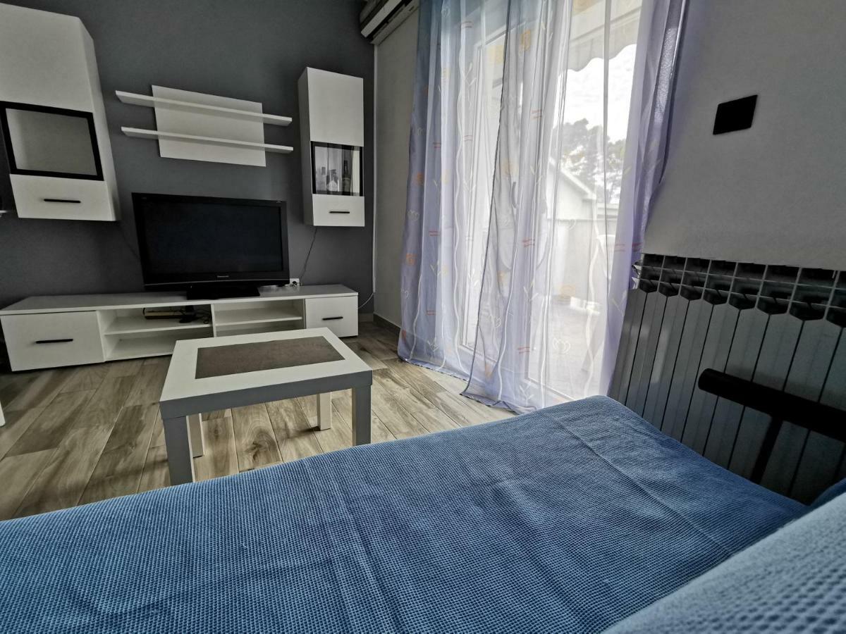 Apartment Martina Banjol Exterior foto